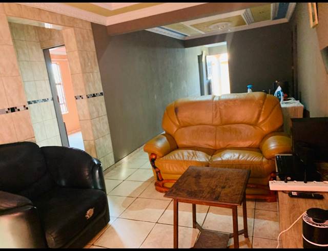 3 BEDROOM FREEHOLD TO LET IN VLAKFONTEIN